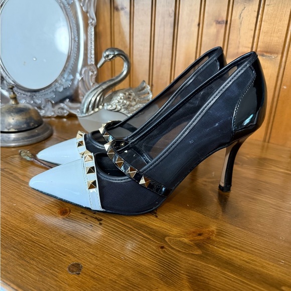 Marc Fisher Hadama studded pumps in Classic black and white - Picture 3 of 5